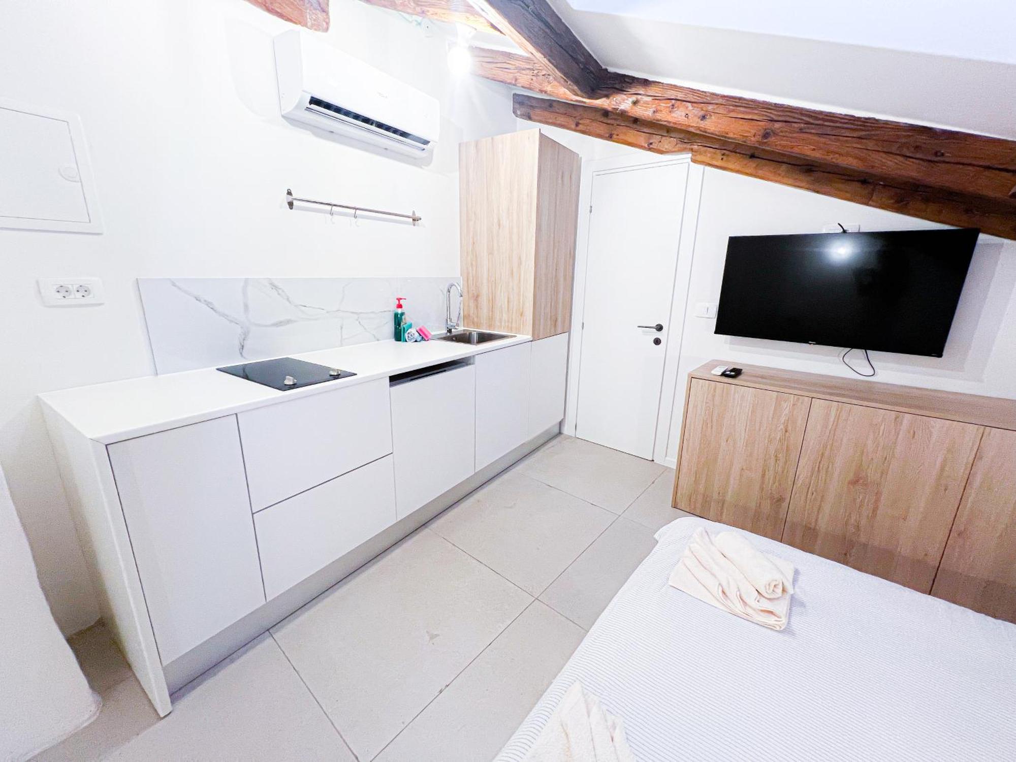 Damir Skomina Apartments Копер Экстерьер фото